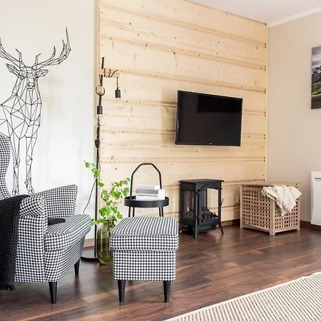 Na Wzgorzu Widokowe Apartzakop شقة كوشتيليسكا
